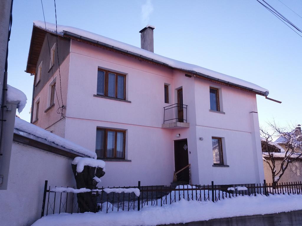 Guest House Ahp Mala Tsŭrkva Exteriör bild